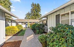 972 W L St, Springfield, OR 97477