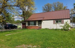13428 Fairview Dr, Grabill, IN 46741