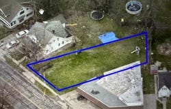 Lake Avenue, Elyria, OH 44035