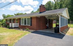 6883 S EAST SIDE HWY, ELKTON, VA 22827