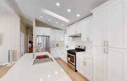 15621 BEACH BLVD, Westmins, CA 92683