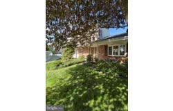8 ANGLIN Drive, NEWARK, DE 19713