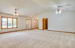 42 Detroit Dr, South Hutchinson, KS 67505