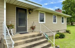 502 S Country Club Rd, Chanute, KS 66720