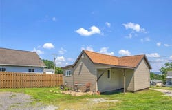 1646 Main Street, W Leechburg, PA 15656