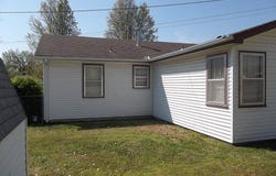 1308 W 4th St, Chanute, KS 66720
