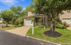 20 Parkside Drive, Spotswood, NJ 08884