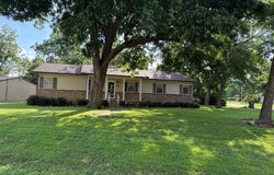 320 N 3rd Street, Chetopa, KS 67336
