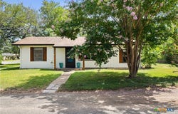 907 Apple Street, Fredericksburg, TX 78624