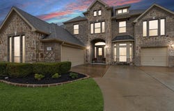 8 Center Court, Heath, TX 75032