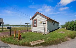 4 FIRST, MANAHAWKIN, NJ 08050
