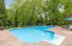 160 Hunters Pointe Drive, St Charles, MO 63304