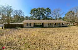 509 10th Street NE, Springhill, LA 71075