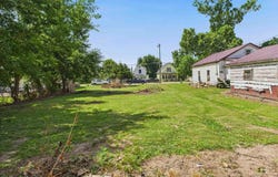 831 & 851 Elm Street, Hamilton, IL 62341