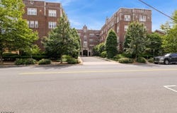 133 Summit Avenue, Summit City, NJ 07901