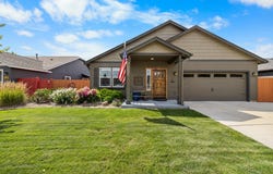 3124 SW Cascade Avenue, Redmond, OR 97756