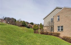 301 Wingate Dr, Pittsburgh, PA 15205