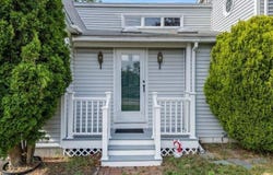 93 Sanford Road, Wells, ME 04090