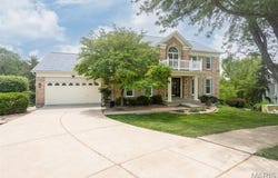 712 Carman Oaks Court, Manchester, MO 63021