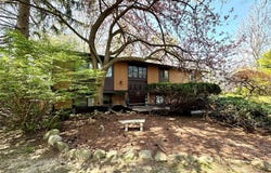 15 Highland Avenue, Chestnut Ridge, NY 10977