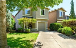 517 S WHITNEY DR, Newberg, OR 97132