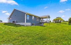 1009 Sage Oak Circle, Manchester, IA 52057-0000