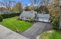 8 Hillside Rd, North Attleboro, MA 02760