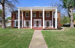 800 W Tyler St, Gilmer, TX 75644
