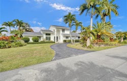 8221 SW 185th Ter, Cutler Bay, FL 33157