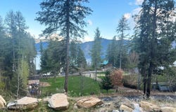 574 Glacier Loop Rd, Bayview, ID 83803