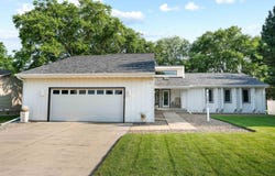 1810 Donald Drive, Cedar Falls, IA 50613