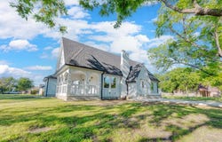 808 N Main Street, Tioga, TX 76233