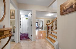 5 Willow Road, New Hyde Park, NY 11040