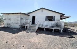 2330 S Estrella Road, Golden Valley, AZ 86413