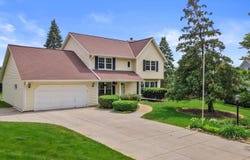 17035 Elizabeth Dr, Brookfield, WI 53005