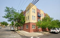 142 Fleming Ave, Newark City, NJ 07105-4033