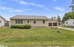 102 S 15th Avenue, Washington, IA 52353
