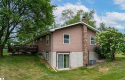 554 S Bamber Road, Mt Pleasant, MI 48858