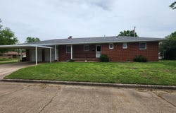 1220 D Street NE, Miami, OK 74354