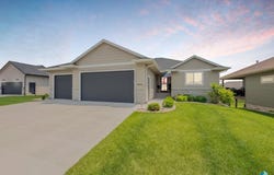 3808 S Home Plate Ave, Sioux Falls, SD 57110