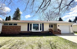 95 Lakeview Drive, Mason City, IA 50401