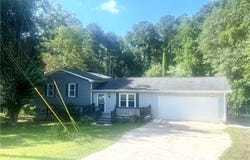 886 Ridgedale Drive, Lawrenceville, GA 30043