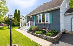 141 Raintree Lane, Parma, NY 14468