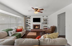 1887 Lunenburg Drive, St Peters, MO 63376