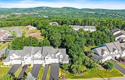 35 Sharon Drive, Moosic, PA 18507