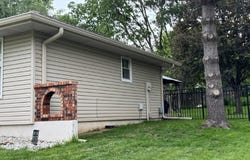 521 NW Chateau Drive, Blue Springs, MO 64014