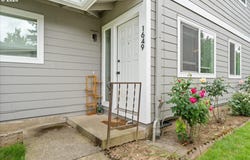 1649 NE KANE Dr, Gresham, OR 97030
