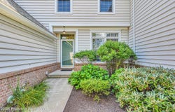 203 Thackeray Close, Moosic, PA 18507