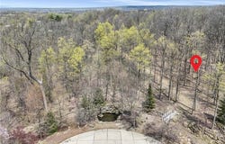 997 Arborcrest Drive, Hinckley, OH 44233
