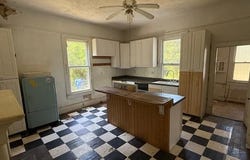 606 College Street, Kinston, NC 28501